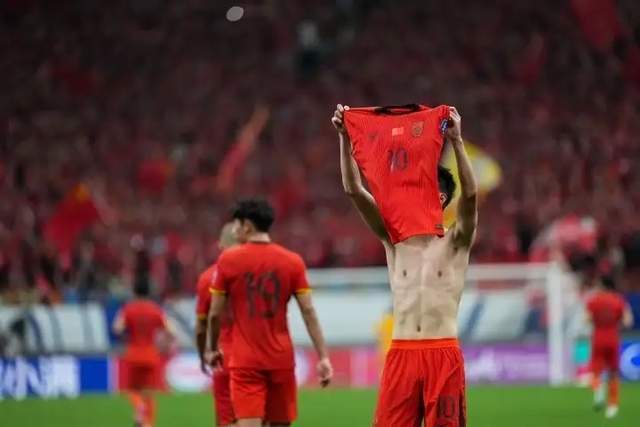 真敢说：董方卓称王钰栋留洋也白费，之前踢得好是中超水平差